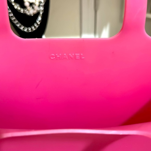 Authentic CHANEL Jelly Logo Tote - Picture 13 of 17